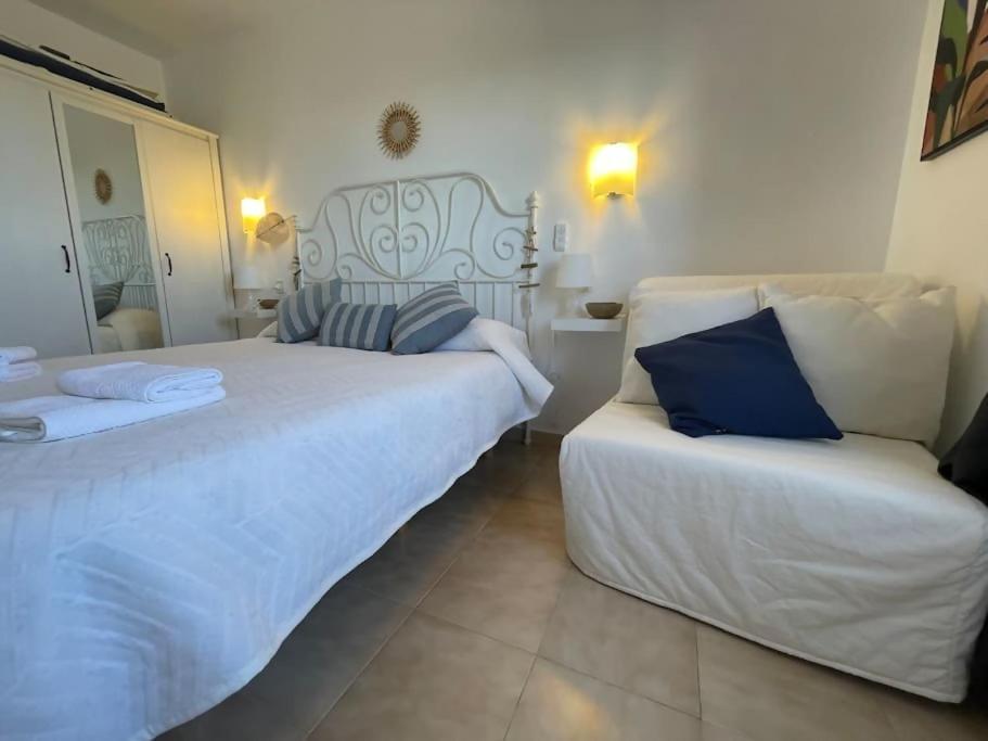Algaiarens Apto Con Piscina Y Junto A La Playa Cala'N Blanes  Екстериор снимка